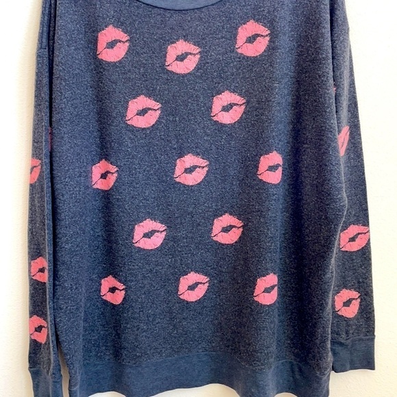 Wildfox grey lips allover pullover sweatshirt OS - Picture 2 of 5